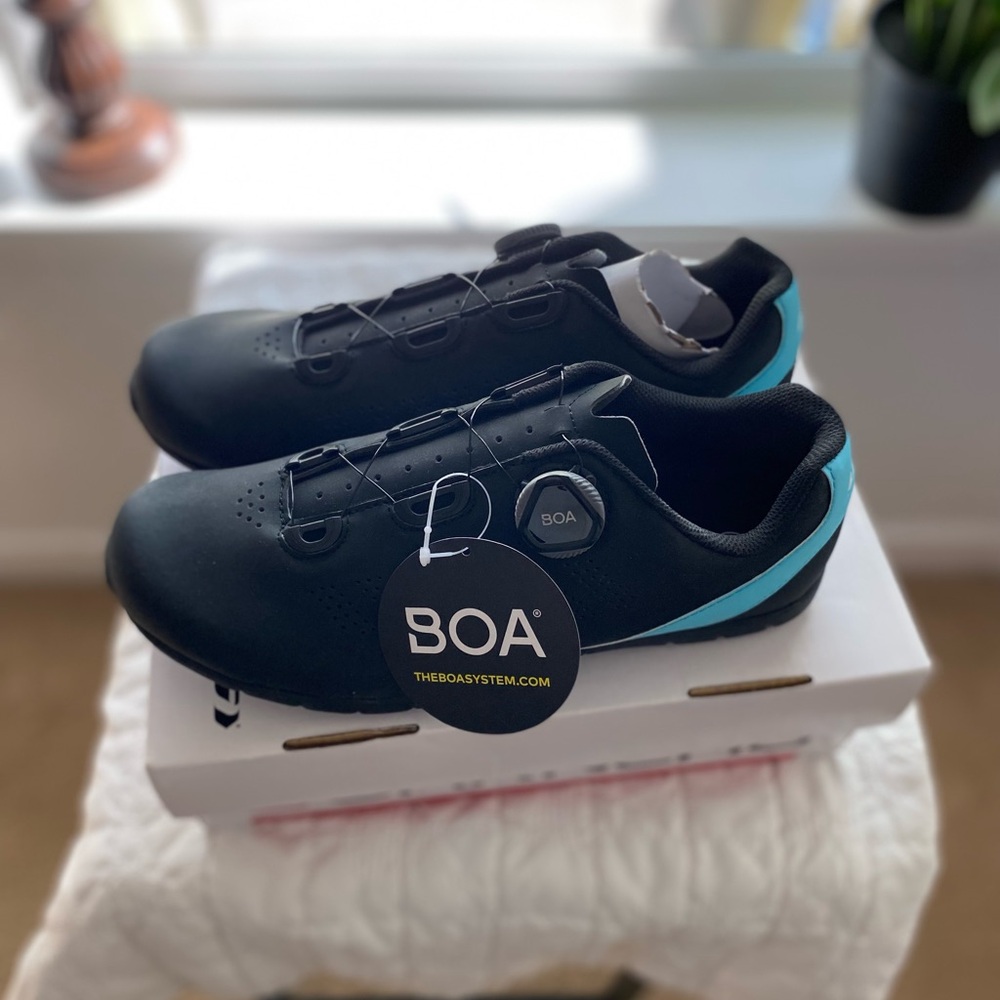 Women's Black Athletic Cycling Shoes with Teal Accent - BOA Closure